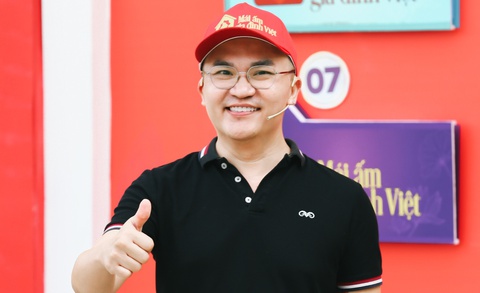 2 cựu tuyển thủ tham gia bình luận World Cup, Thang Duy đoạt giải Ảnh hậu ở Hàn Quốc - Ảnh 3. 2 cựu tuyển thủ tham gia bình luận World Cup, Thang Duy đoạt giải Ảnh hậu ở Hàn Quốc - Ảnh 3.