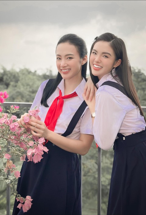 Angela Phương Trinh - Nhật Hạ lầy lội diễn lại cảnh ẩu đả trong Mùi ngò gai sau 16 năm - Ảnh 2. Angela Phương Trinh - Nhật Hạ lầy lội diễn lại cảnh ẩu đả trong Mùi ngò gai sau 16 năm - Ảnh 2.