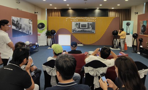 Đi nghe trình diễn âm thanh, video tại Triển lãm AV Show lần thứ 19 - Ảnh 3. Đi nghe trình diễn âm thanh, video tại Triển lãm AV Show lần thứ 19 - Ảnh 3.