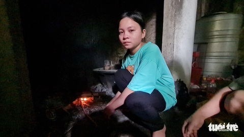 Cả thôn khâm phục ý chí của cô học trò nghèo đỗ thủ khoa - Ảnh 1. Cả thôn khâm phục ý chí của cô học trò nghèo đỗ thủ khoa - Ảnh 1.