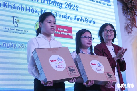 Lúc biết tin em được nhận học bổng, cả nhà ôm nhau khóc vì mừng - Ảnh 15. Lúc biết tin em được nhận học bổng, cả nhà ôm nhau khóc vì mừng - Ảnh 15.
