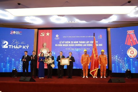 Công ty Công nghệ thông tin Điện lực miền Bắc nhận Huân chương Lao động hạng Nhì - Ảnh 1. Công ty Công nghệ thông tin Điện lực miền Bắc nhận Huân chương Lao động hạng Nhì - Ảnh 1.
