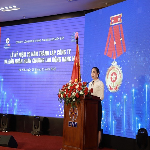 Công ty Công nghệ thông tin Điện lực miền Bắc nhận Huân chương Lao động hạng Nhì - Ảnh 2. Công ty Công nghệ thông tin Điện lực miền Bắc nhận Huân chương Lao động hạng Nhì - Ảnh 2.