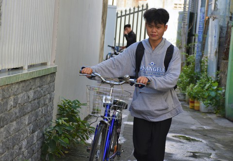 Mẹ và ngoại phải khỏe, phải nghe được như mọi người - Ảnh 1. Mẹ và ngoại phải khỏe, phải nghe được như mọi người - Ảnh 1.