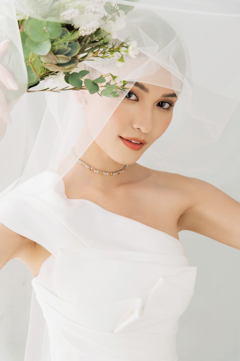 Cộng đồng mạng nhầm lẫn chồng doanh nhân của á hậu Thùy Dung là người mẫu - Ảnh 8. Cộng đồng mạng nhầm lẫn chồng doanh nhân của á hậu Thùy Dung là người mẫu - Ảnh 8.