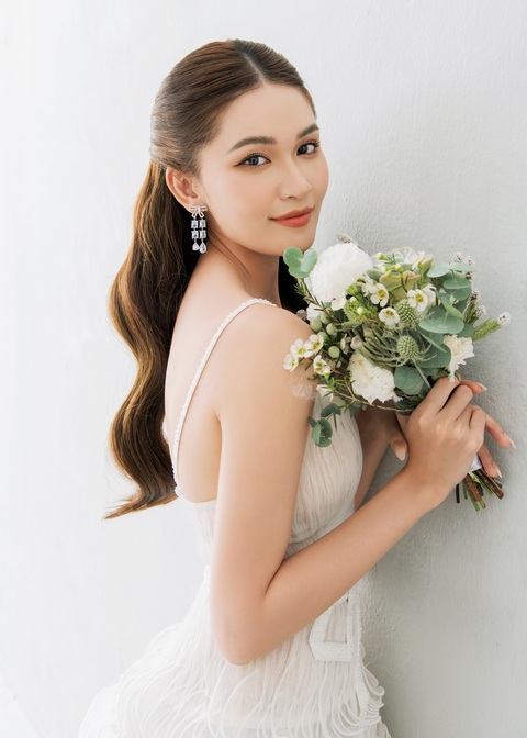 Cộng đồng mạng nhầm lẫn chồng doanh nhân của á hậu Thùy Dung là người mẫu - Ảnh 3. Cộng đồng mạng nhầm lẫn chồng doanh nhân của á hậu Thùy Dung là người mẫu - Ảnh 3.