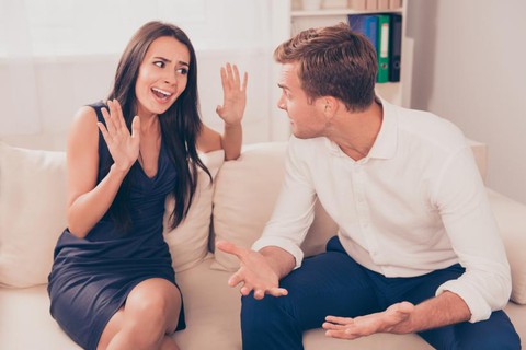 Bị bạn trai mắng ích kỷ vì trúng số không chịu tặng ô tô - Ảnh 2. Bị bạn trai mắng ích kỷ vì trúng số không chịu tặng ô tô - Ảnh 2.