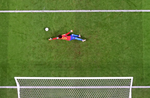 Messi nhận danh hiệu Cầu thủ xuất sắc nhất trận sau khoảnh khắc thiên tài - Ảnh 4. Messi nhận danh hiệu Cầu thủ xuất sắc nhất trận sau khoảnh khắc thiên tài - Ảnh 4.