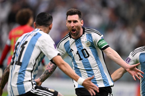Messi nhận danh hiệu Cầu thủ xuất sắc nhất trận sau khoảnh khắc thiên tài - Ảnh 1. Messi nhận danh hiệu Cầu thủ xuất sắc nhất trận sau khoảnh khắc thiên tài - Ảnh 1.