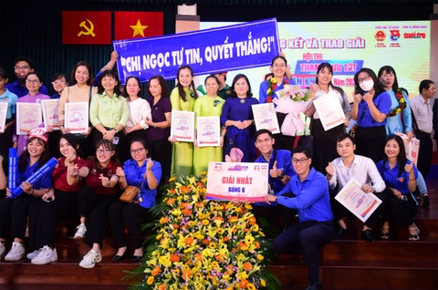 Nhiều sáng kiến thực tiễn trong vai trò tham mưu, dân vận - Ảnh 1. Nhiều sáng kiến thực tiễn trong vai trò tham mưu, dân vận - Ảnh 1.