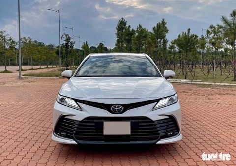Chủ xe Toyota Camry: Thiết kế đẹp không phô trương, vỏ hơi mỏng, xe đầm chắc - Ảnh 4. Chủ xe Toyota Camry: Thiết kế đẹp không phô trương, vỏ hơi mỏng, xe đầm chắc - Ảnh 4.