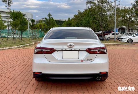Chủ xe Toyota Camry: Thiết kế đẹp không phô trương, vỏ hơi mỏng, xe đầm chắc - Ảnh 5. Chủ xe Toyota Camry: Thiết kế đẹp không phô trương, vỏ hơi mỏng, xe đầm chắc - Ảnh 5.