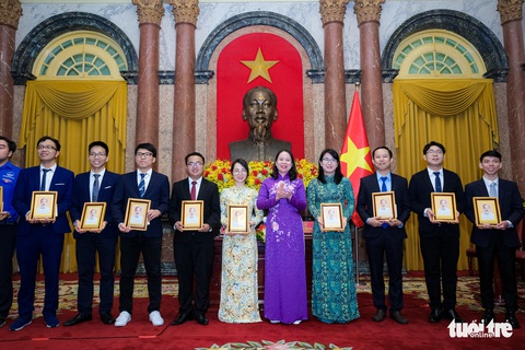 Phó chủ tịch nước mong các tài năng trẻ vừa giữ lửa, vừa truyền lửa - Ảnh 3. Phó chủ tịch nước mong các tài năng trẻ vừa giữ lửa, vừa truyền lửa - Ảnh 3.