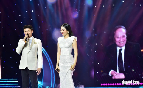 Thái Châu, Lệ Quyên, Họa Mi, Ngọc Sơn tưởng nhớ nhạc sĩ Lam Phương - Ảnh 11. Thái Châu, Lệ Quyên, Họa Mi, Ngọc Sơn tưởng nhớ nhạc sĩ Lam Phương - Ảnh 11.