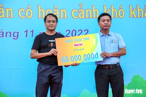 4.000 người đi bộ gây quỹ được 11 tỉ đồng chăm lo người khó khăn - Ảnh 2. 4.000 người đi bộ gây quỹ được 11 tỉ đồng chăm lo người khó khăn - Ảnh 2.