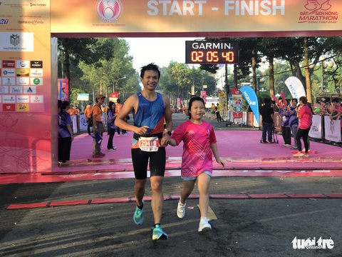 Giải Marathon đất sen hồng, vui khỏe là chính - Ảnh 5. Giải Marathon đất sen hồng, vui khỏe là chính - Ảnh 5.