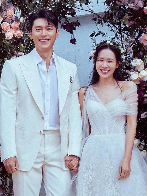 Kbiz tung hoa mừng Son Ye Jin đã hạ sinh con trai đầu lòng, mẹ tròn con vuông - Ảnh 3. Kbiz tung hoa mừng Son Ye Jin đã hạ sinh con trai đầu lòng, mẹ tròn con vuông - Ảnh 3.