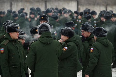 Nga đưa lính nghĩa vụ ở vùng Omsk đến các điểm đồn trú - Ảnh 2. Nga đưa lính nghĩa vụ ở vùng Omsk đến các điểm đồn trú - Ảnh 2.