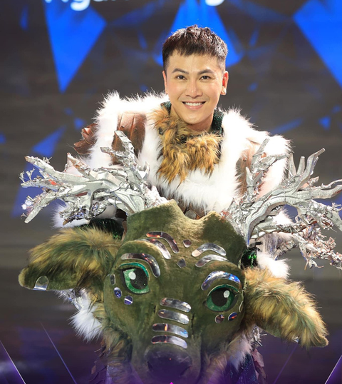 Nhà thiết kế Ngô Mạnh Đông Đông tiết lộ về các mascot của ‘Ca sĩ mặt nạ’ - Ảnh 7. Nhà thiết kế Ngô Mạnh Đông Đông tiết lộ về các mascot của ‘Ca sĩ mặt nạ’ - Ảnh 7.