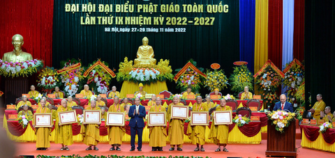 Chủ tịch nước Nguyễn Xuân Phúc dự khai mạc Đại hội Phật giáo toàn quốc - Ảnh 4. Chủ tịch nước Nguyễn Xuân Phúc dự khai mạc Đại hội Phật giáo toàn quốc - Ảnh 4.