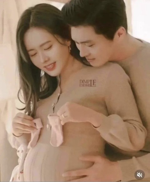 Hyun Bin ở đâu khi vợ Son Ye Jin sinh con trai đầu lòng - Ảnh 1. Hyun Bin ở đâu khi vợ Son Ye Jin sinh con trai đầu lòng - Ảnh 1.
