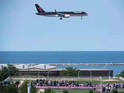 Bên trong chiếc Trump Force One: Dinh thự trên không của cựu tổng thống Donald Trump - Ảnh 8. Bên trong chiếc Trump Force One: Dinh thự trên không của cựu tổng thống Donald Trump - Ảnh 8.