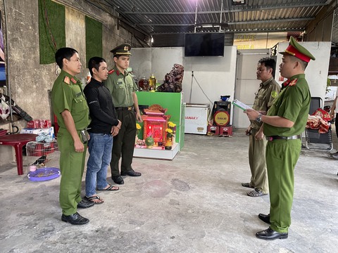 Giữa mùa World Cup, Huế phá đường dây cá độ bóng đá hơn 30 tỉ đồng - Ảnh 1. Giữa mùa World Cup, Huế phá đường dây cá độ bóng đá hơn 30 tỉ đồng - Ảnh 1.