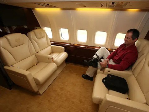 Bên trong chiếc Trump Force One: Dinh thự trên không của cựu tổng thống Donald Trump - Ảnh 23. Bên trong chiếc Trump Force One: Dinh thự trên không của cựu tổng thống Donald Trump - Ảnh 23.