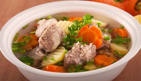 Khoai tây hầm xương vấn vương mùa xuân đến - Ảnh 1. Khoai tây hầm xương vấn vương mùa xuân đến - Ảnh 1.