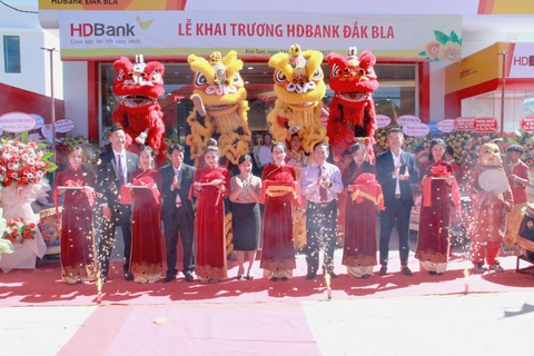 Khai trương HDBank Đắk Bla - Ảnh 1. Khai trương HDBank Đắk Bla - Ảnh 1.