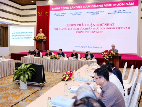 Các chuyên gia, nhà quản lý thảo luận về các hệ giá trị và chuẩn mực con người Việt Nam - Ảnh 3. Các chuyên gia, nhà quản lý thảo luận về các hệ giá trị và chuẩn mực con người Việt Nam - Ảnh 3.