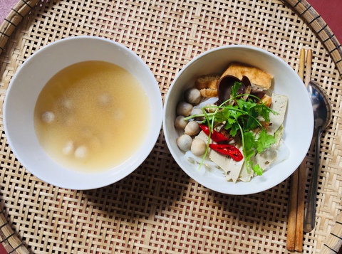 Ngát thơm tô phở chay của mẹ, không cần thịt cũng đủ thỏa cơn ghiền - Ảnh 2. Ngát thơm tô phở chay của mẹ, không cần thịt cũng đủ thỏa cơn ghiền - Ảnh 2.