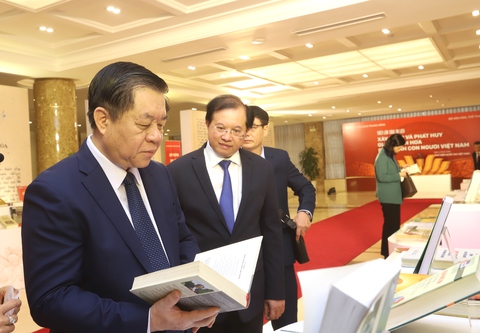Cần tạo ra một cuộc vận động lớn về xây dựng và thực hành các hệ giá trị Việt Nam - Ảnh 3. Cần tạo ra một cuộc vận động lớn về xây dựng và thực hành các hệ giá trị Việt Nam - Ảnh 3.