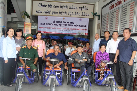 Tặng 50 xe lắc yêu thương cho người khuyết tật Kiên Giang có thêm phương tiện mưu sinh - Ảnh 1. Tặng 50 xe lắc yêu thương cho người khuyết tật Kiên Giang có thêm phương tiện mưu sinh - Ảnh 1.