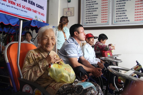Tặng 50 xe lắc yêu thương cho người khuyết tật Kiên Giang có thêm phương tiện mưu sinh - Ảnh 3. Tặng 50 xe lắc yêu thương cho người khuyết tật Kiên Giang có thêm phương tiện mưu sinh - Ảnh 3.