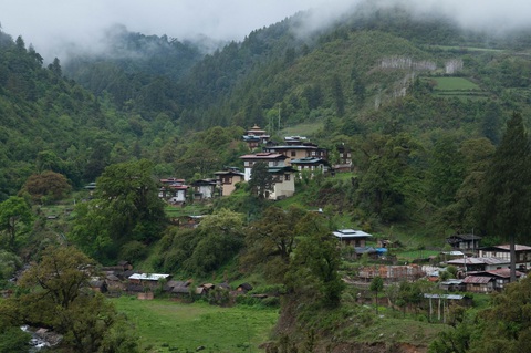 Bhutan đứng đầu thế giới về giảm lượng khí thải carbon - Ảnh 1. Bhutan đứng đầu thế giới về giảm lượng khí thải carbon - Ảnh 1.