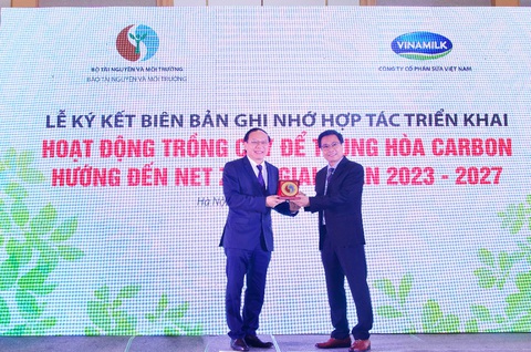 Hướng đến mục tiêu Net Zero 2050, Vinamilk dành 15 tỉ đồng trồng cây để trung hòa carbon - Ảnh 6. Hướng đến mục tiêu Net Zero 2050, Vinamilk dành 15 tỉ đồng trồng cây để trung hòa carbon - Ảnh 6.