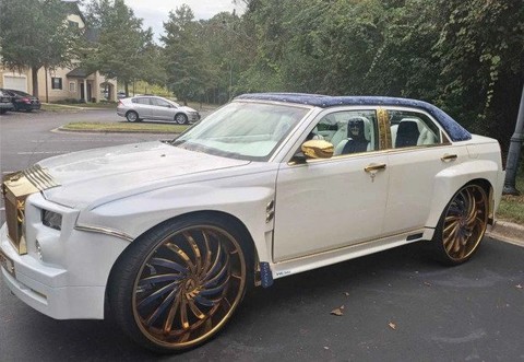 Rolls-Royce đặc biệt được rao bán chưa tới 500 triệu đồng - Ảnh 1. Rolls-Royce đặc biệt được rao bán chưa tới 500 triệu đồng - Ảnh 1.