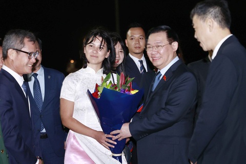 Chủ tịch Quốc hội Vương Đình Huệ tới thủ đô Canberra, bắt đầu thăm chính thức Úc - Ảnh 1. Chủ tịch Quốc hội Vương Đình Huệ tới thủ đô Canberra, bắt đầu thăm chính thức Úc - Ảnh 1.