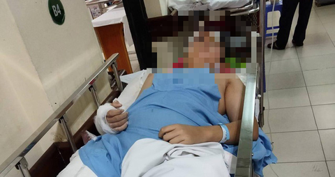Công an vào cuộc vụ học sinh lớp 9 Hà Nội nhảy từ tầng 3, nghi do bị bạn trêu đùa - Ảnh 1. Công an vào cuộc vụ học sinh lớp 9 Hà Nội nhảy từ tầng 3, nghi do bị bạn trêu đùa - Ảnh 1.
