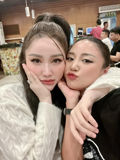 Ảnh vui sao Việt 3-11: Hoa hậu HHen Niê tươi rói bên MC Quyền Linh - Ảnh 2. Ảnh vui sao Việt 3-11: Hoa hậu HHen Niê tươi rói bên MC Quyền Linh - Ảnh 2.