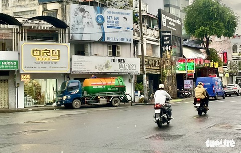 Ai tiếp tay cho xả thải bậy? - Ảnh 1. Ai tiếp tay cho xả thải bậy? - Ảnh 1.