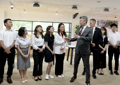 Thái tử kế vị Đan Mạch thăm TP.HCM và Bình Dương - Ảnh 5. Thái tử kế vị Đan Mạch thăm TP.HCM và Bình Dương - Ảnh 5.
