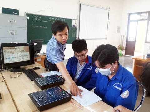 Nhà sáng chế trong trường nghề - Ảnh 1. Nhà sáng chế trong trường nghề - Ảnh 1.