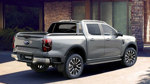 Ford Ranger đời mới thêm cấu hình cao cấp: Trên Wildtrak, dưới Raptor - Ảnh 4. Ford Ranger đời mới thêm cấu hình cao cấp: Trên Wildtrak, dưới Raptor - Ảnh 4.