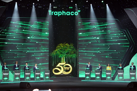 Công ty Traphaco kỷ niệm 50 năm thành lập, nhận Huân chương Lao động hạng nhất - Ảnh 4. Công ty Traphaco kỷ niệm 50 năm thành lập, nhận Huân chương Lao động hạng nhất - Ảnh 4.