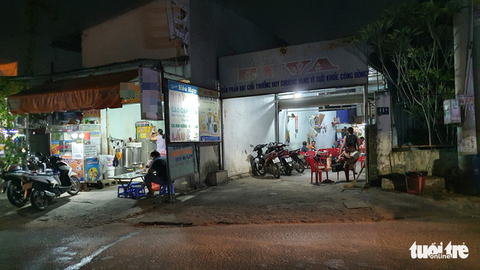 Dắt xe về sau nhậu và xem World Cup, quẹt trúng xe khác, thanh niên rút dao đâm chết người - Ảnh 1. Dắt xe về sau nhậu và xem World Cup, quẹt trúng xe khác, thanh niên rút dao đâm chết người - Ảnh 1.