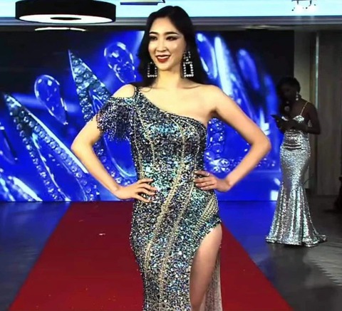 Phát hiện thú vị: Tân Miss Earth 2022 mặc lại đầm dạ hội của Hương Giang, Bùi Phương Nga - Ảnh 5. Phát hiện thú vị: Tân Miss Earth 2022 mặc lại đầm dạ hội của Hương Giang, Bùi Phương Nga - Ảnh 5.