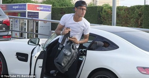 Bộ sưu tập xe riêng của Neymar có những gì: Yếu mảng xe nhưng không thiếu máy bay, du thuyền - Ảnh 4. Bộ sưu tập xe riêng của Neymar có những gì: Yếu mảng xe nhưng không thiếu máy bay, du thuyền - Ảnh 4.