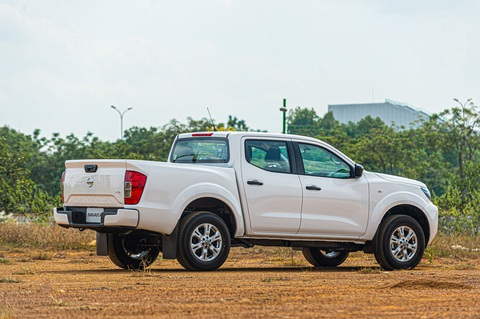 Navara giá rẻ - Toan tính mới của Nissan trong cuộc đua doanh số bán tải tại Việt Nam - Ảnh 3. Navara giá rẻ - Toan tính mới của Nissan trong cuộc đua doanh số bán tải tại Việt Nam - Ảnh 3.